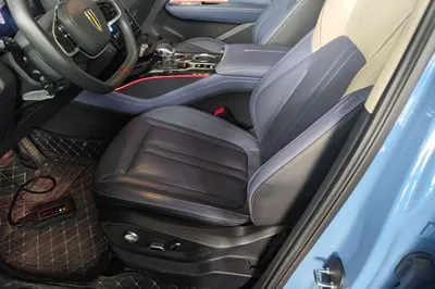 Hongqi HS3