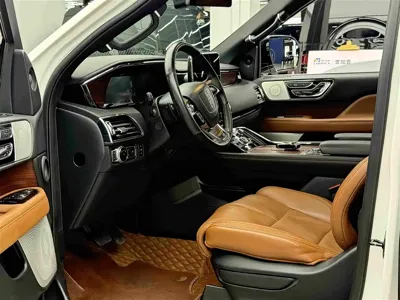 Lincoln Navigator