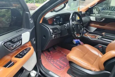 Lincoln Navigator