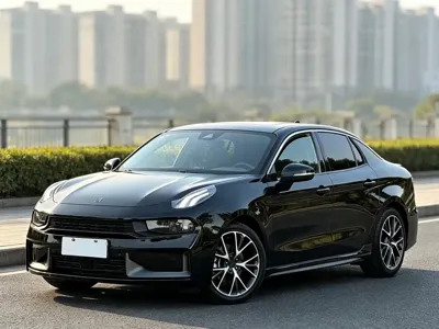 Lynk & Co 03