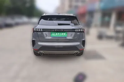 Lynk & Co 06