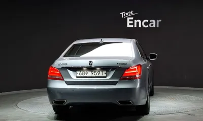 Hyundai Equus