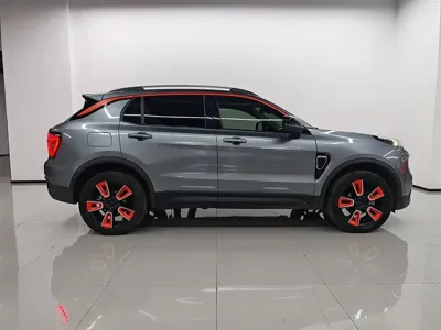 Lynk & Co 01