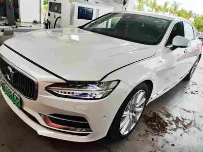 Volvo S90 PHEV