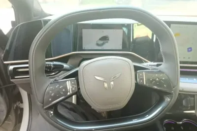 Hongqi EH7