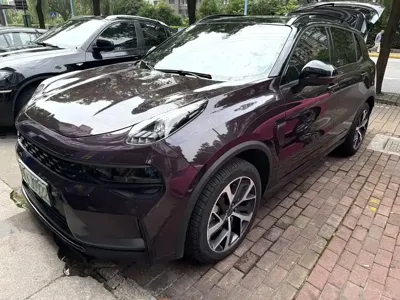 Lynk & Co 01 EM-P