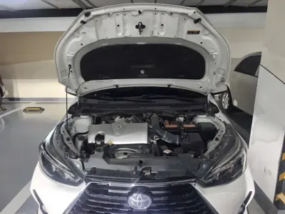 Toyota Yaris L
