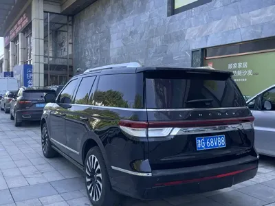 Lincoln Navigator