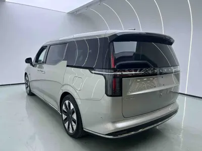 Volvo EM90
