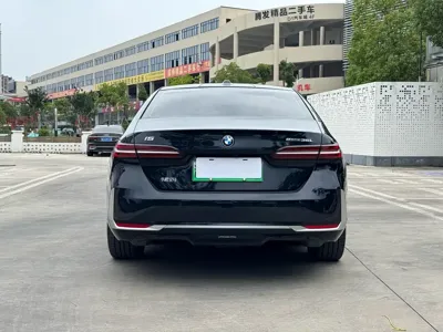 BMW i5