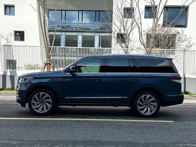 Lincoln Navigator