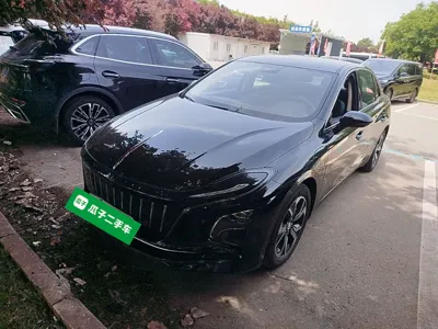 Hongqi E-QM5