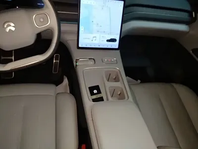 Nio ES8
