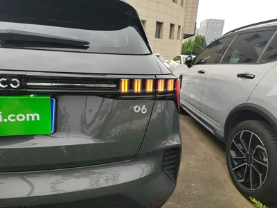Lynk & Co 06