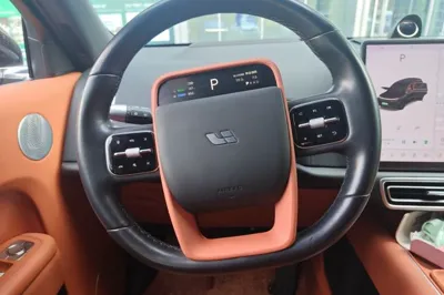 Li Auto L8