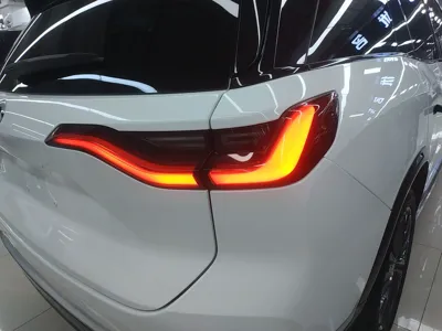 Nio ES8