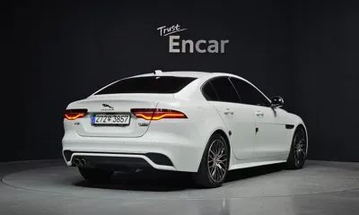 Jaguar XE