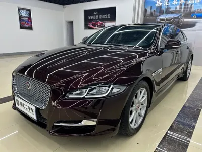 Jaguar XJ