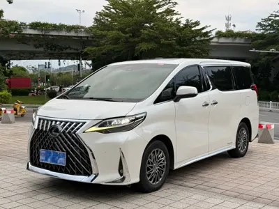 Lexus LM