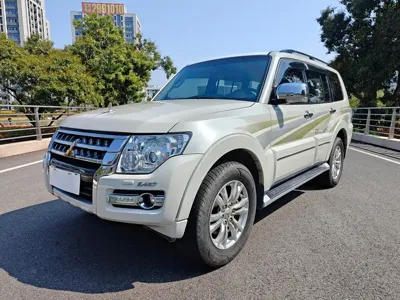 Mitsubishi Pajero (Import)