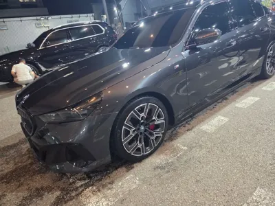 BMW i5