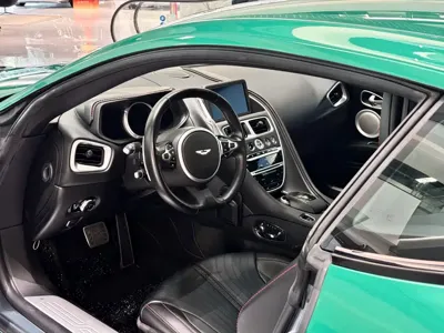 Aston Martin DB11