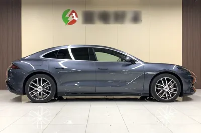 Denza Z9