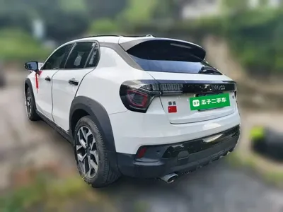 Lynk & Co 02