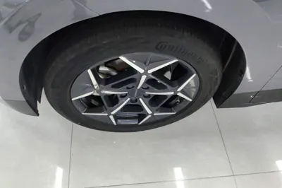 Lynk & Co Z20