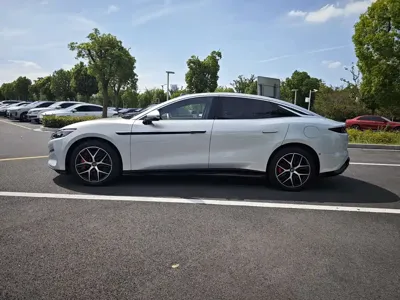 BYD 汉L