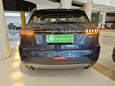 Lynk & Co 06