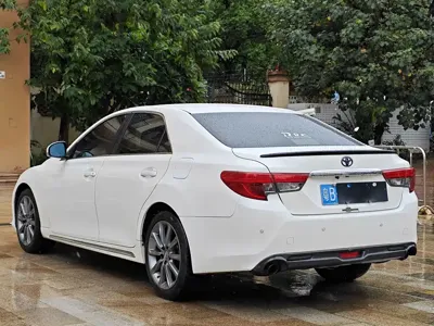 Toyota Reiz