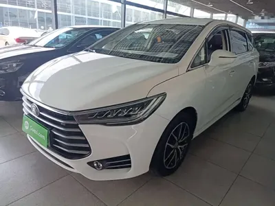 BYD MAX