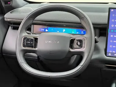 Lynk & Co 领克900
