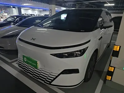Xpeng X9