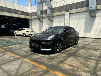 Lynk & Co 03