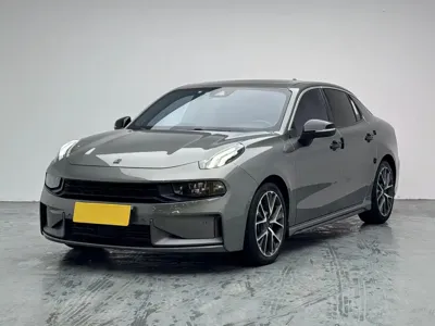Lynk & Co 03