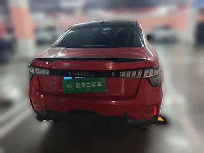 Lynk & Co 03