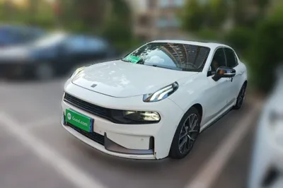 Lynk & Co 03