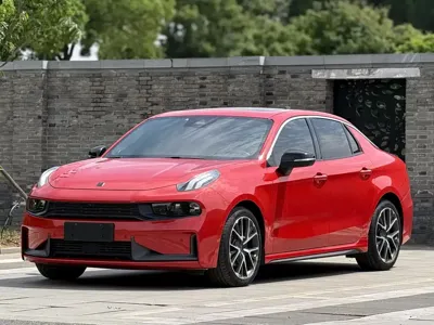 Lynk & Co 03