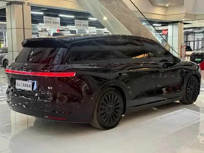 Nio ES8
