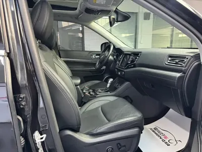 Jeep Commander