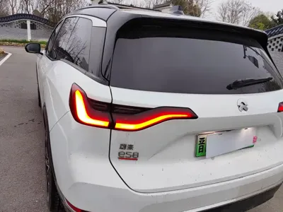 Nio ES8