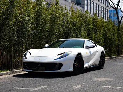 Ferrari 812