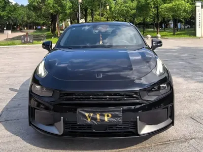 Lynk & Co 03