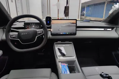 Roewe D6