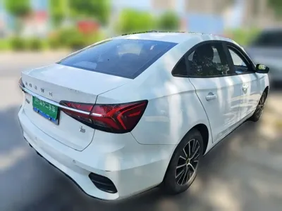 Roewe i5