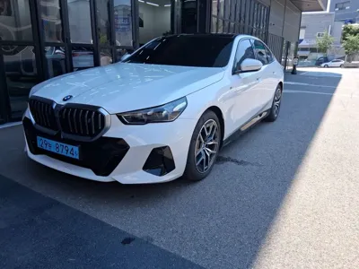 BMW i5