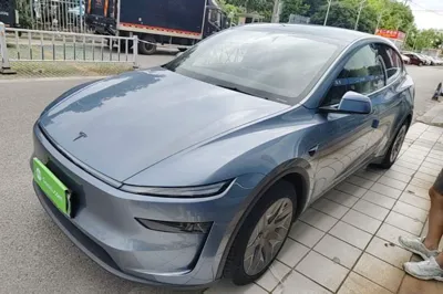 Tesla Model Y L