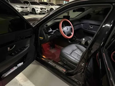 Kia Opirus